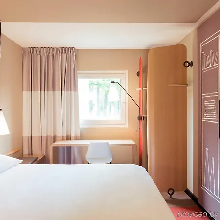 Ibis Zurich Adliswil 2*